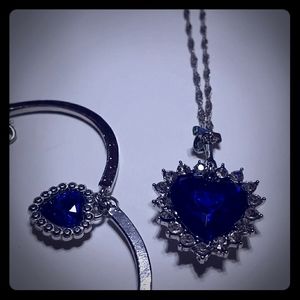 Women's necklace and bracelet set